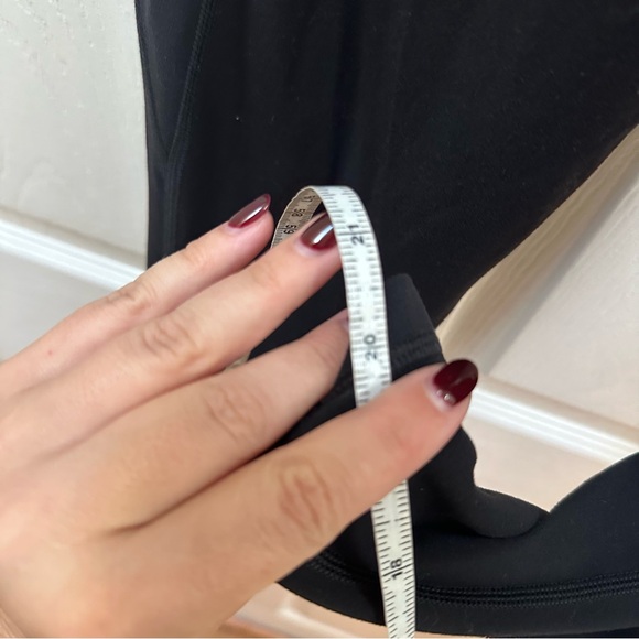 Athleta Salutation Leggings M Black Capri Cropped High Rise Yoga Pants Medium M - Picture 3 of 6